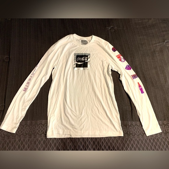 Vintage Ultra Rare Coca Cola Starlight Space 2022 Tee Top T-shirt White … - Picture 7 of 16